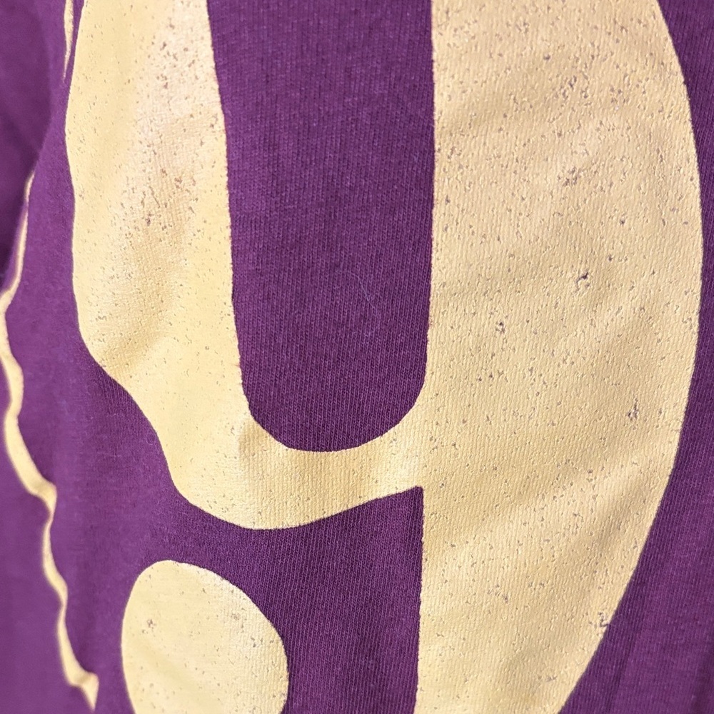 Women's Maroon Graphic Tee with Yellow 9 3/4 Emblem Harry Potter # 110 - Picture 4 of 6